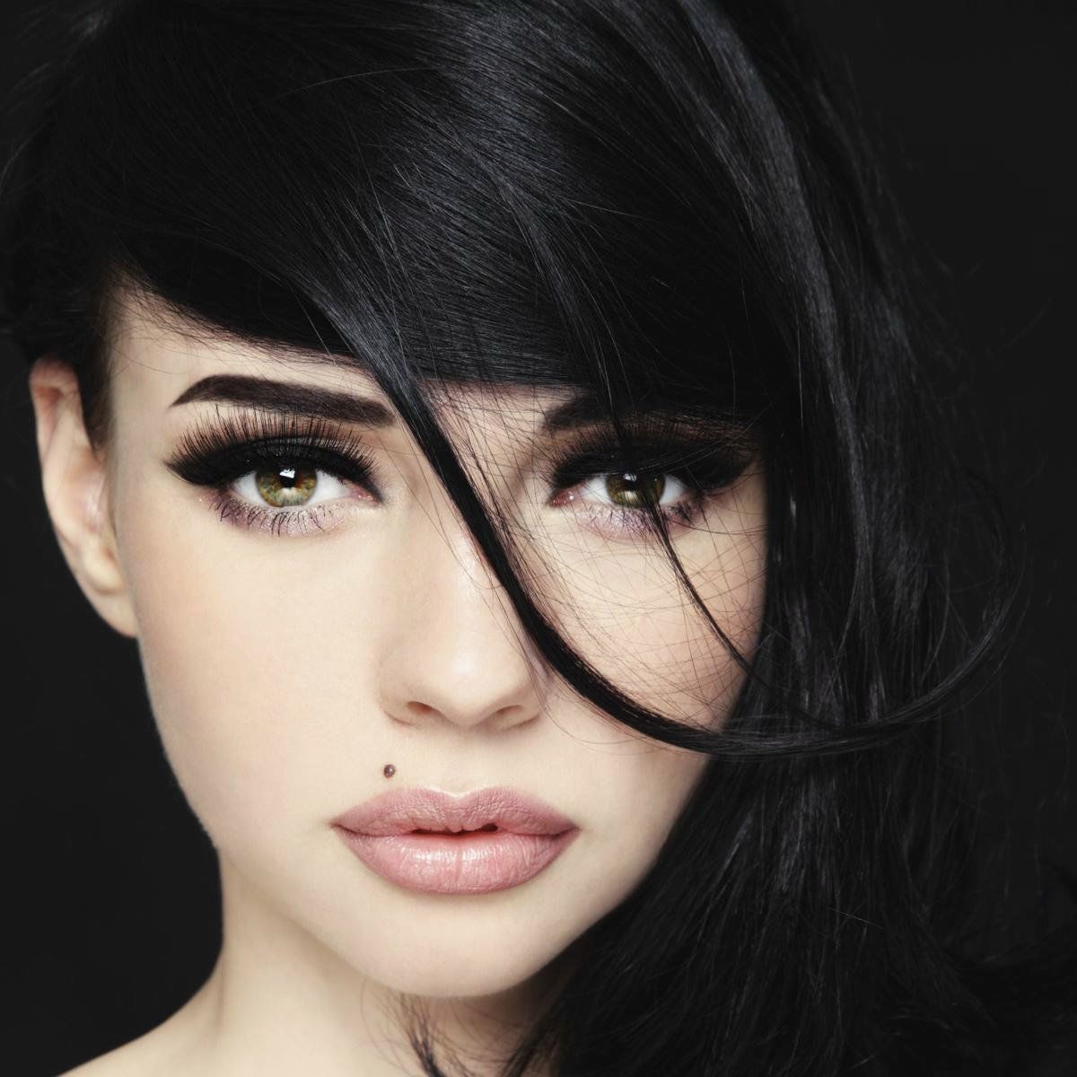 Também, Elizabeth A todo o momento Vestida De Preto